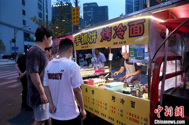 图片[4]-人间烟火味，最抚凡人心！什么才是摆地摊的正确方式？-下雪啦资源网